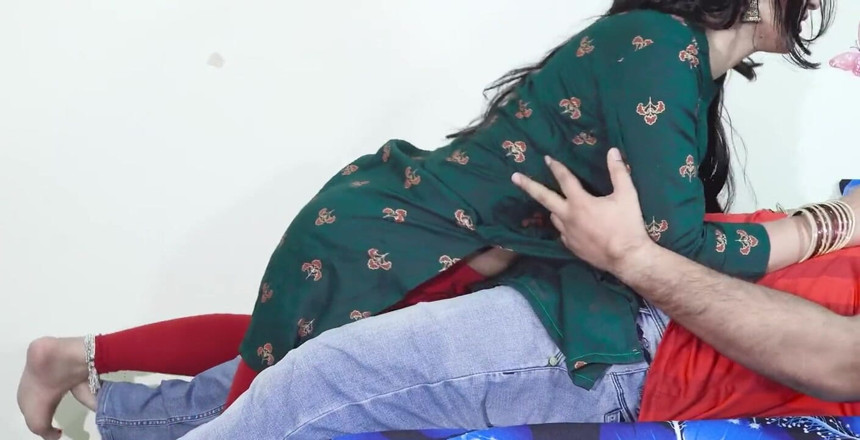 Your Priya: Adik tiri remaja paling imut pertama kali dientot anal dengan...