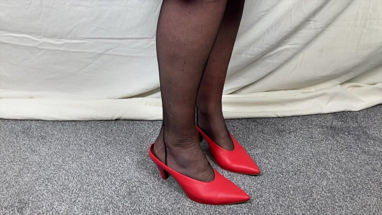 Mr MF: Mme Mature Feet est juste à la maison de l’église, partie - 1