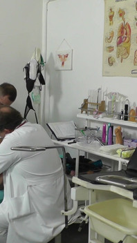 Ginecologo maturo - Installato in clinica obgyn beccato medico a scopare una paziente femmina