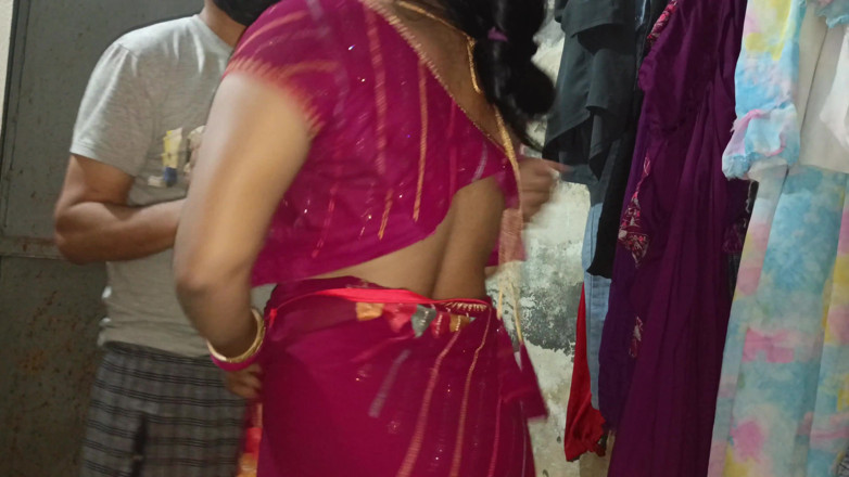 Pinkyrani2333: Pinky bhabhi bị đụ trong saree và áo blouse suốt đêm