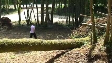 Hard Lesbians: Dua gilf berasa miang di dalam hutan