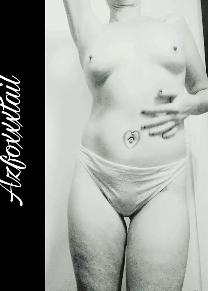 AzFoxxxTailPhelicia: Striptýz 7 - bílá