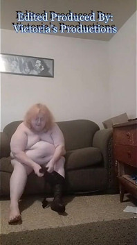 Seksi iri güzel kadın olgun hemşire Vicki külotlu çorap giyiyor isteniyor