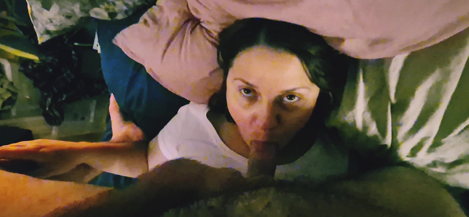 SwitchMixCouple: 濡れたプレイ、尿道から尿道へ - 親密な冒険