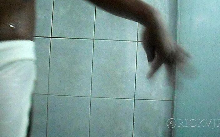 Rickvjr: Twerken bij Bath #4 Wet Dance Edition