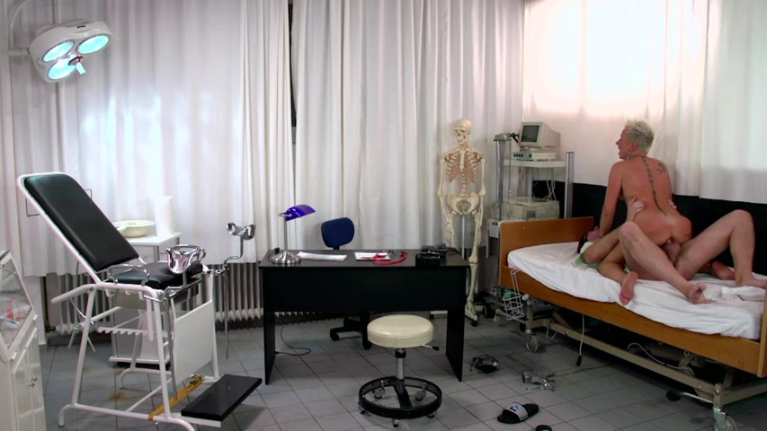 Blonde MILF Double Penetration Doctor Exam Fuck (DEUTSCHLAN PORNO XXX)