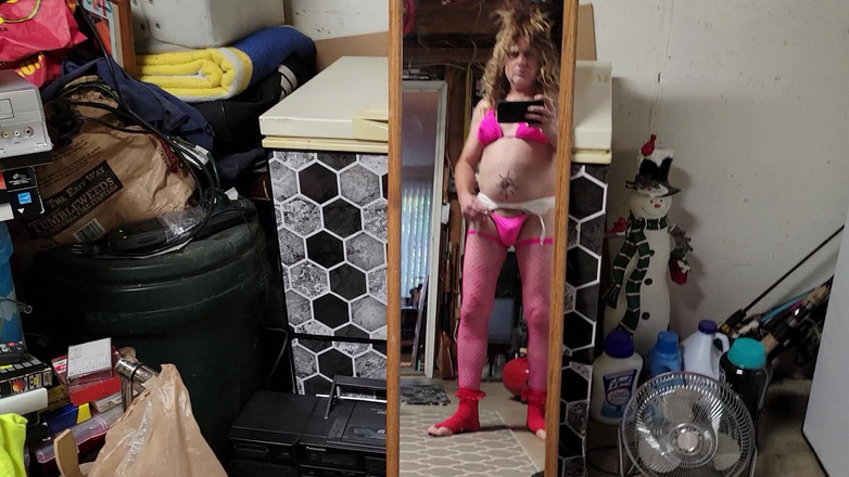 Sissy cock whore: Сисси показывает