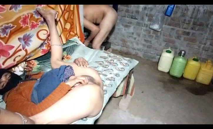 Kumari1996: Desi švagrová lízala kundičku švagrová šťastná