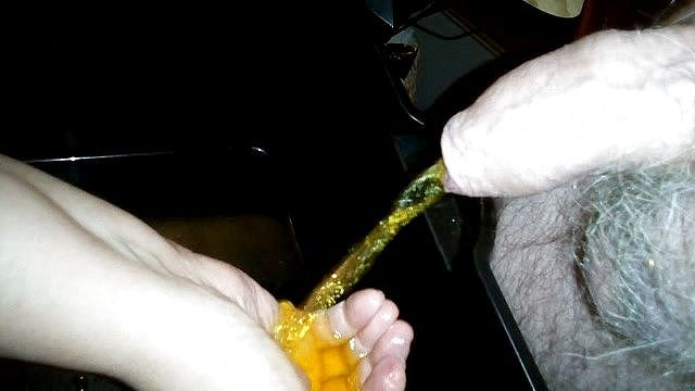 Sex hub couple: Jen si myje ruku v Johnově chcaní