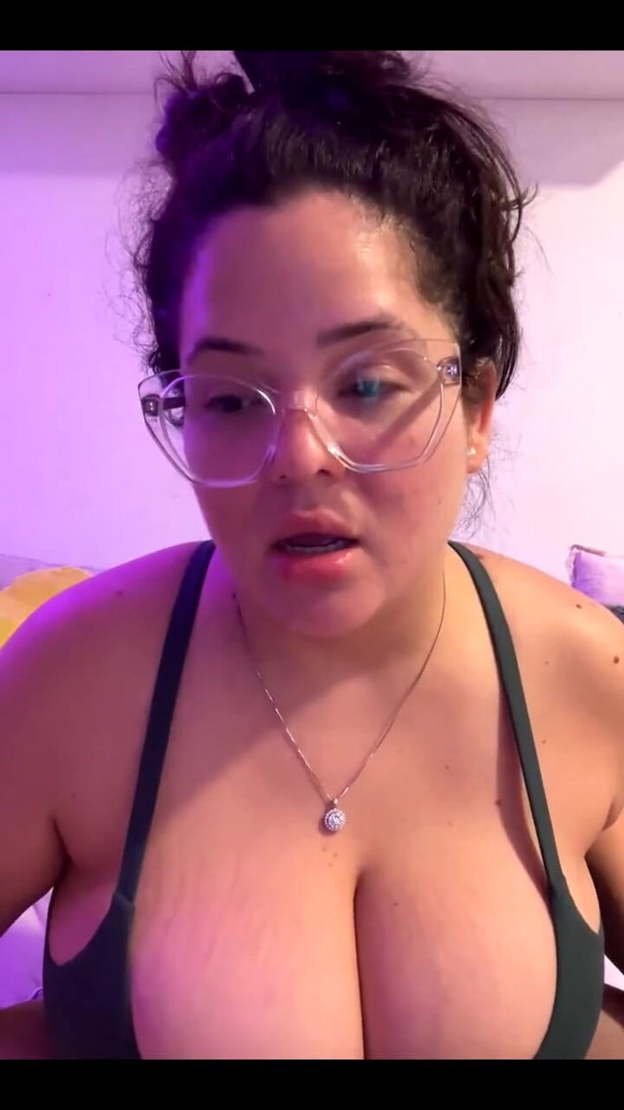 Dani Valentina: Transmisie în direct cu Dani Valentina
