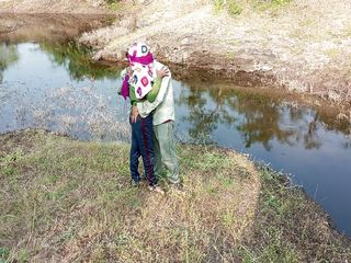 Indian Hijraji: Індійський транссексуал Пуджа і колаж Мастерджі в лісі, найближчий район аквапарку, дезі жорсткий трах - хінді голос