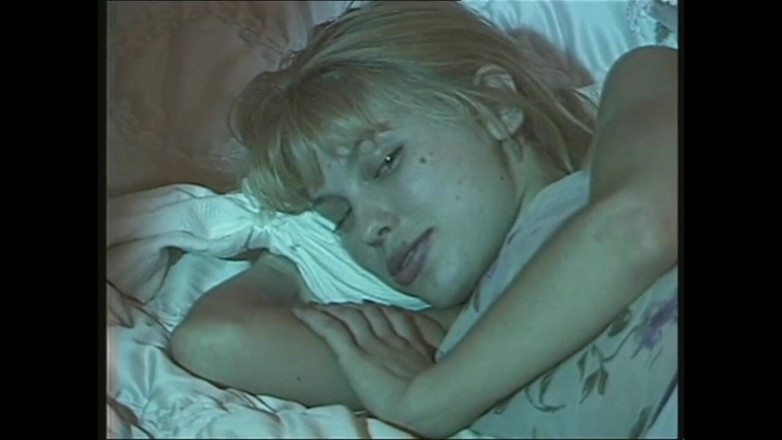 MMV films - The Original: Quella grande troia bionda viene sottoposta da due grossi cazzi...
