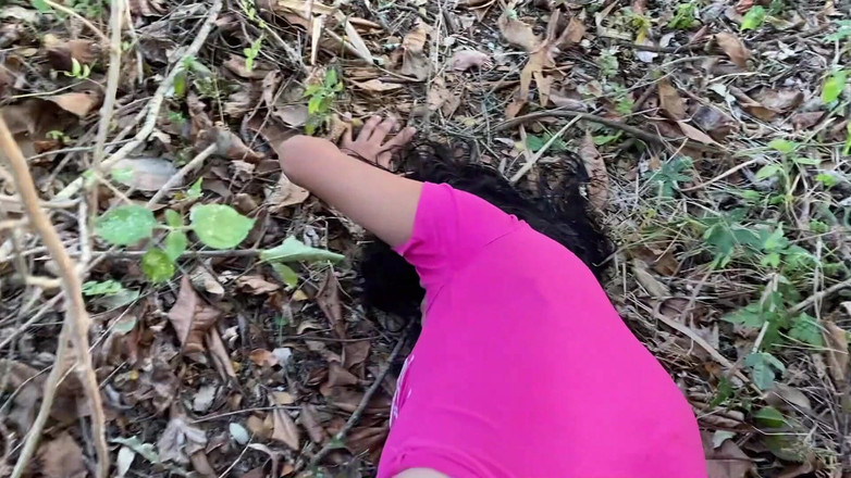 Marys: Я знаходжу її на відкритому повітрі і біжу всередину дівчини в лісі.