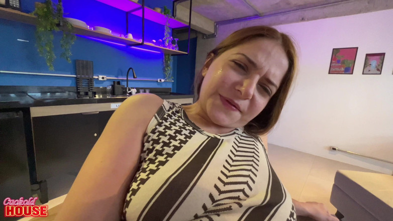 CuckoldHouse: 쓰리섬에서 흑인 대물 자지에 후장을 따먹히는 음란한 빨간 머리