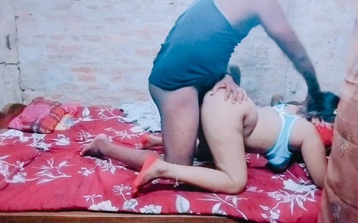 Queen Pooja ji: Deshi bhabhi 完全浪漫肛交和狗式 - 乡村夫妇