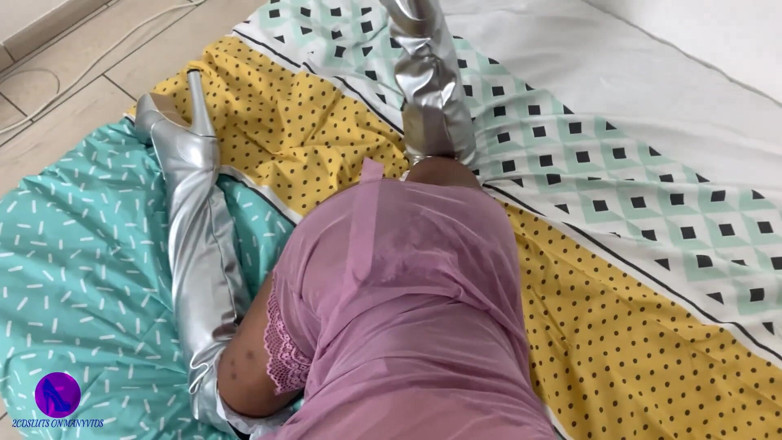 2CD Sluts: दो क्रॉसड्रेसर चूसना और चोदना