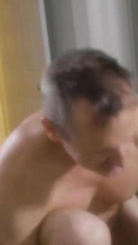 Ehefrau und bester freund verführen den besten freund des ehemanns und haben heißen spaß mit ihm!