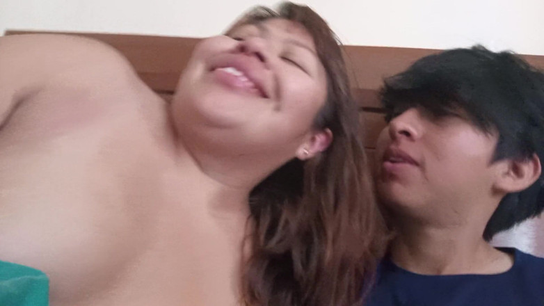 Moo DBOXXX: Olhe para essa mãe solteira que conheci no Facebook, ela é...