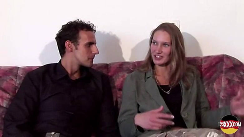 123XXX - 100% Amateurs: Nadržená brunetka děvka miluje skákání na ptákovi