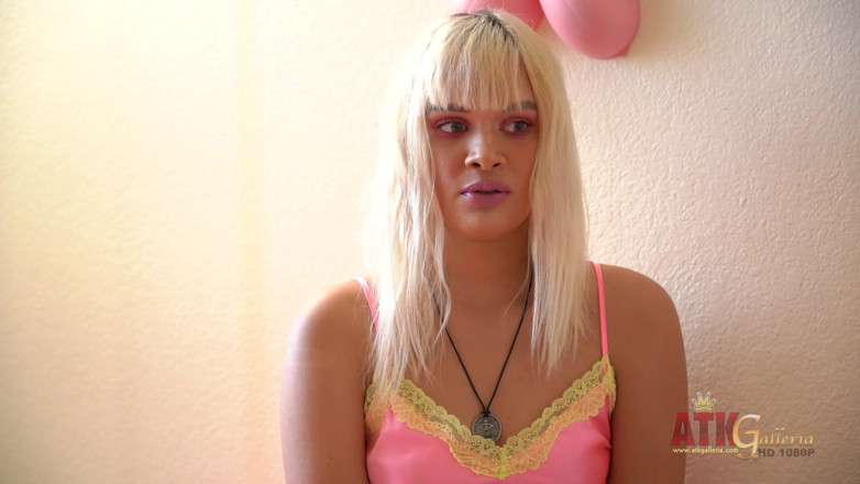ATKIngdom Fans: Kendall Answers a Couple Questions About Herself. Brought to You...