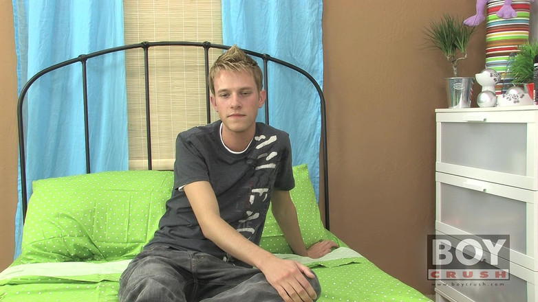 Boy Crush: Debutul lui Carson