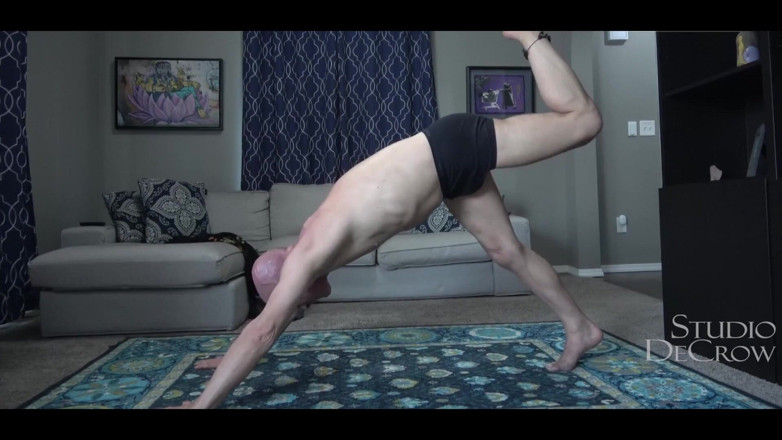 Studio DeCrow: Youtube Yoga