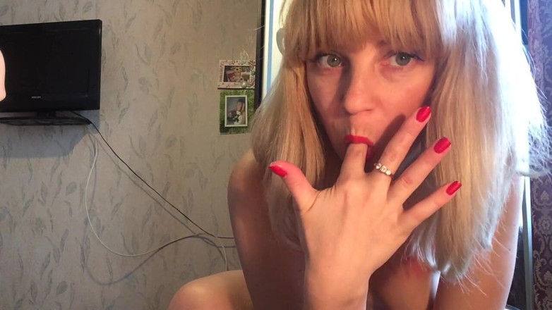 LarisaCum: For my fucker Mikki I like to finger my ass...