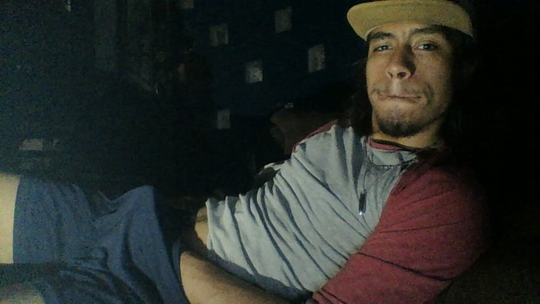 AlexAlejandro13: La baiser en regardant des mannequins porno féminines