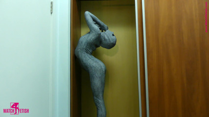 Gymnastic: Surprise in the closet