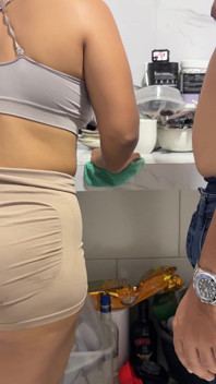 Mature Stepmom of Grnan Ass Very Horny in the Kitchen