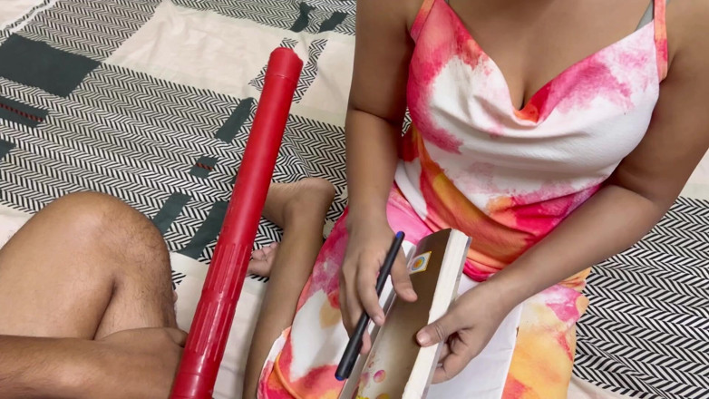 DesiSexCreator: Studentessa indiana seduce il suo tutor per scoparla con un...