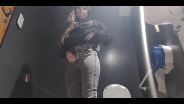 RavenHearth666VIP: 你看着我去浴室