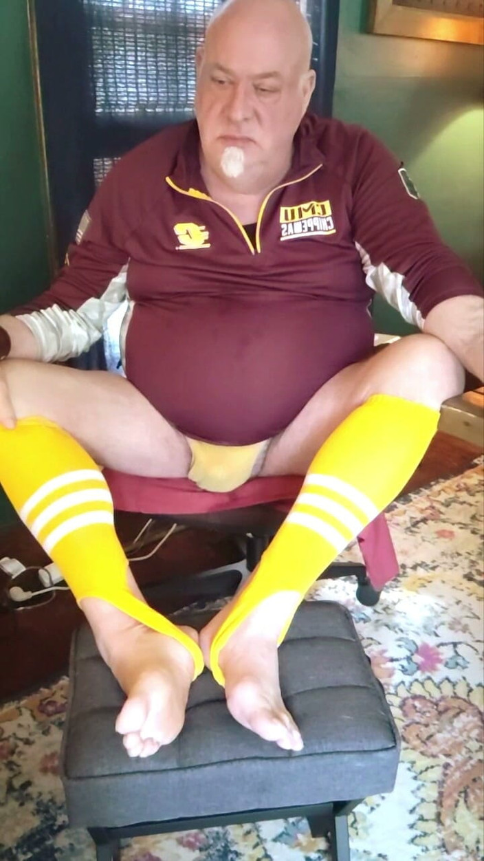 beardaddychub: Player Is Stressed and Coach Has to Help!