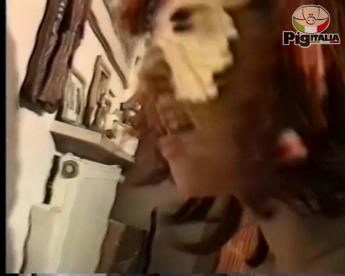 Pig Italia Official: 내 털이 많은 보지는 최대 오르가즘을 찾기 위해 다양하고 여러 자세로 시도하는 열망하는 자지에 만족합니다.