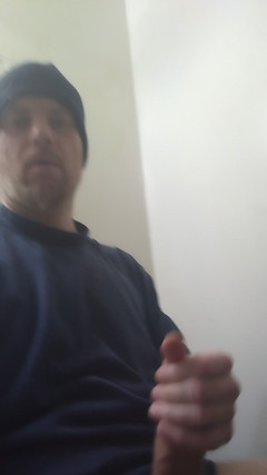 InterestingBasket8: Ich allein im Motel-Badezimmer, während mitbewohner im Zimmer neben mir...