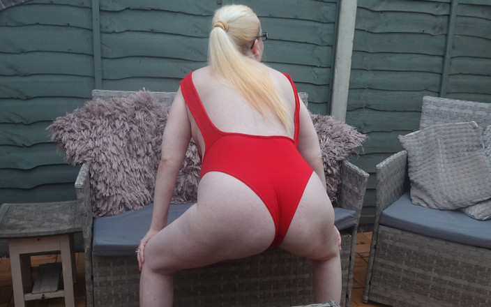 Littlevixen: Soția se expune în Tricou