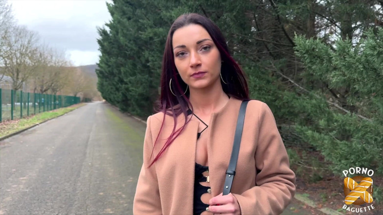 Porno Baguette: Angela, bogini seksu, uwielbia trójkąt