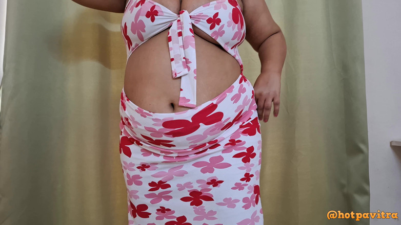 Hot Pavitra: Viens Revenir Dans Ma Robe Et Profiter