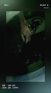 인스타그램에서 놀라운 자지를 공유하는 어린 소년