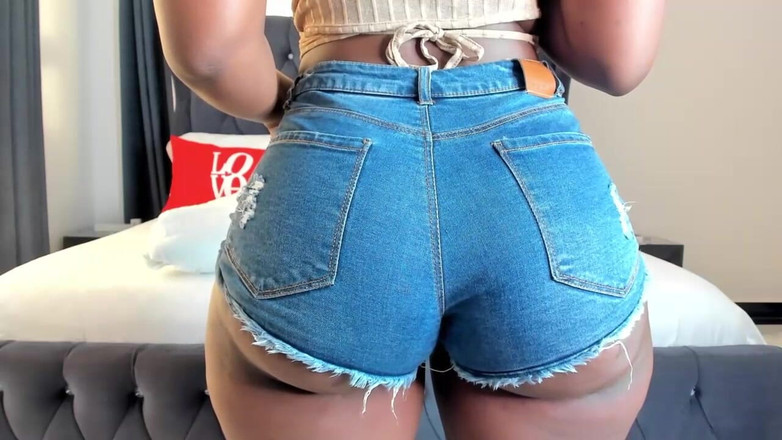 Perfect black ass: Дрочу на мою идеальную черную задницу, киляющуюся в тугих шортах
