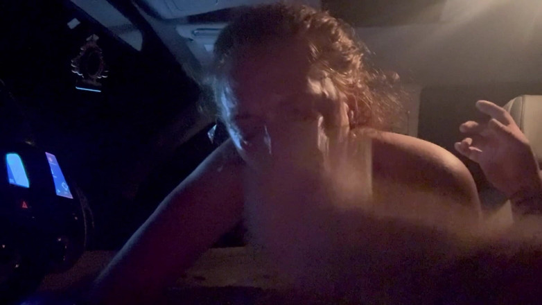 Chester Van Name: Sexy zrzka s roztomilými chodidly dává další úžasné kouření v autě...