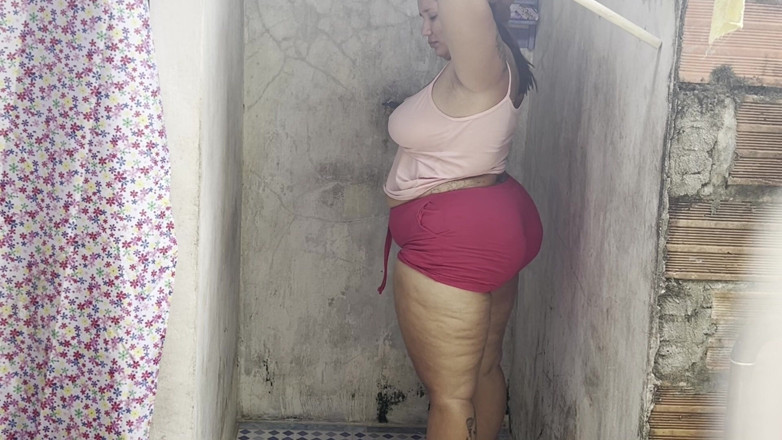 Lexly_16: 샤워 중 애인과 섹스하는 새엄마