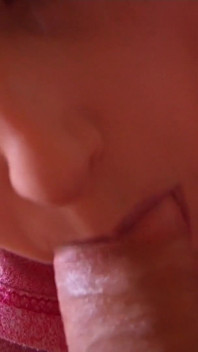 Amateur-mädchen gibt blowjob selbstgedreht