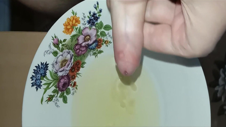 Joy Empire masturbation: Joy Empire 04: Onani, Cumshot och Pissing