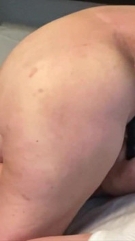 Reife oma bekommt ihren arsch hart doggystyle anal wichsen auf backen, abspritzen MILf
