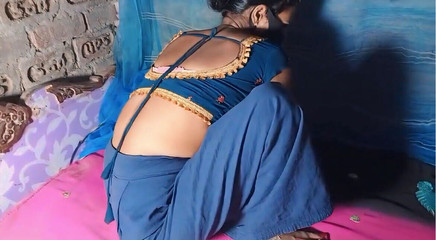 RadhaDevi: Indianka Bhabhi czyściła włosy męża