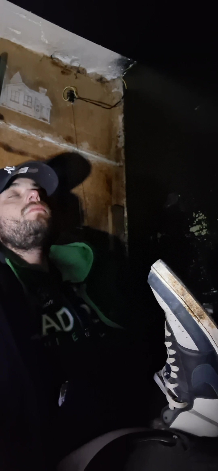 jerkofflover: Мій Мега Неймовірний Оргазм У Моїх Кросівках Nike