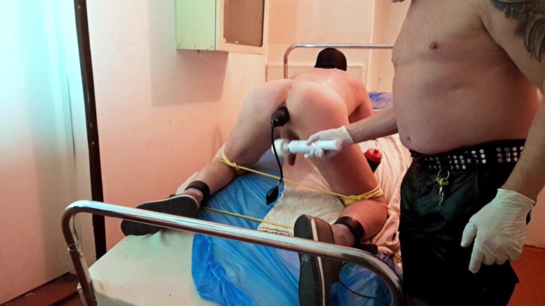 Master Drex: His ass in clinic