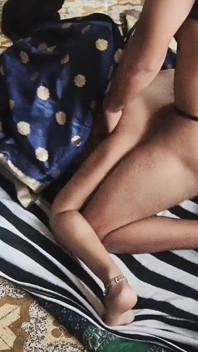 Shivani sexo con Devar en video completo en cocina.