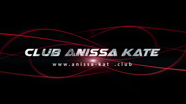 Club Anissa Kate: Anissa Kate'in götü Mike Angelo tarafından sikiliyor